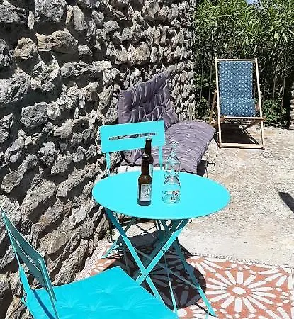 Cote Est Petit Dejeuner Bed and Breakfast