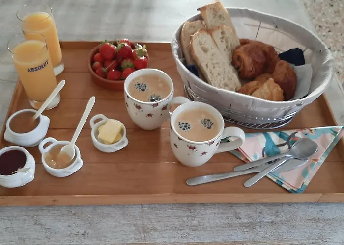 Cote Est Petit Dejeuner 住宿加早餐酒店 Pancheraccia