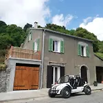 Cote Est Petit Dejeuner Bed & Breakfast *