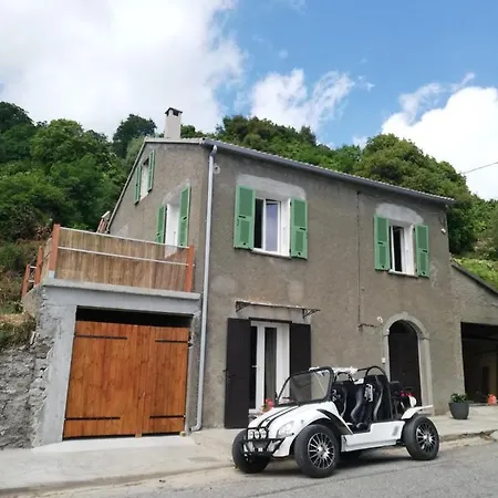 Cote Est Petit Dejeuner Bed & Breakfast *