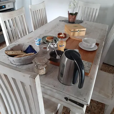 B&B Cote Est Petit Dejeuner *
